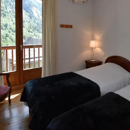 Vaujanylocations - Louise Chalet *